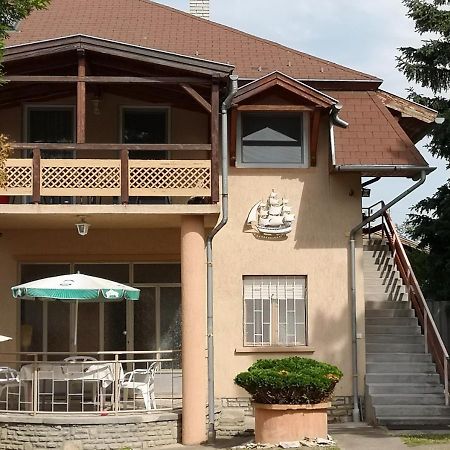 Vitorlas Apartmanhaz شيوفوك المظهر الخارجي الصورة